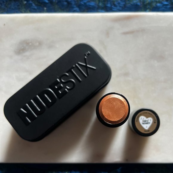 HEY HONEY - NUDESTIX NUDIES GLOW HIGHLIGHTER STICK - Picture 2 of 7